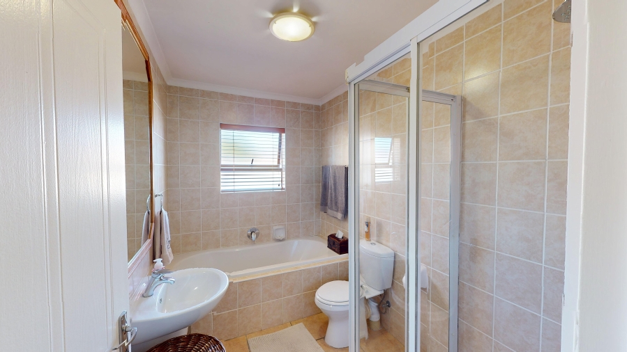 3 Bedroom Property for Sale in Fairview Golf Estate Western Cape